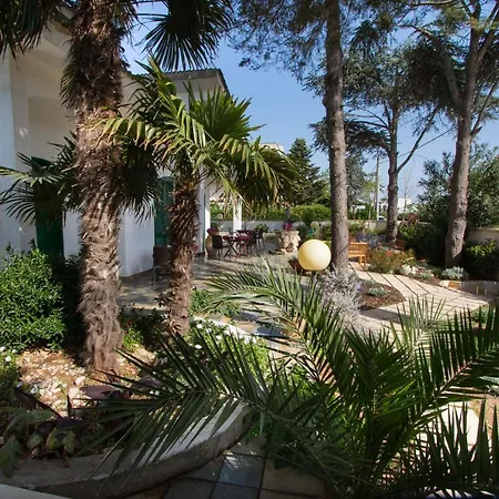 Villadeipini *